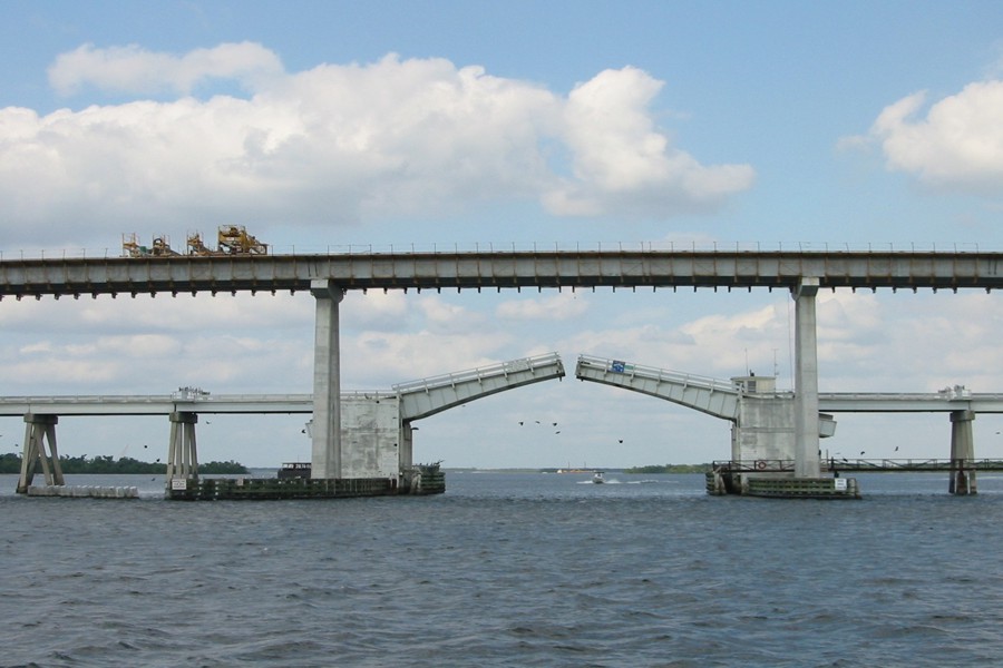 ../image/lift bridge.jpg